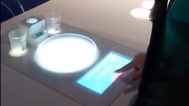 Application tactile — Musée Mérieux Paillasse tactile